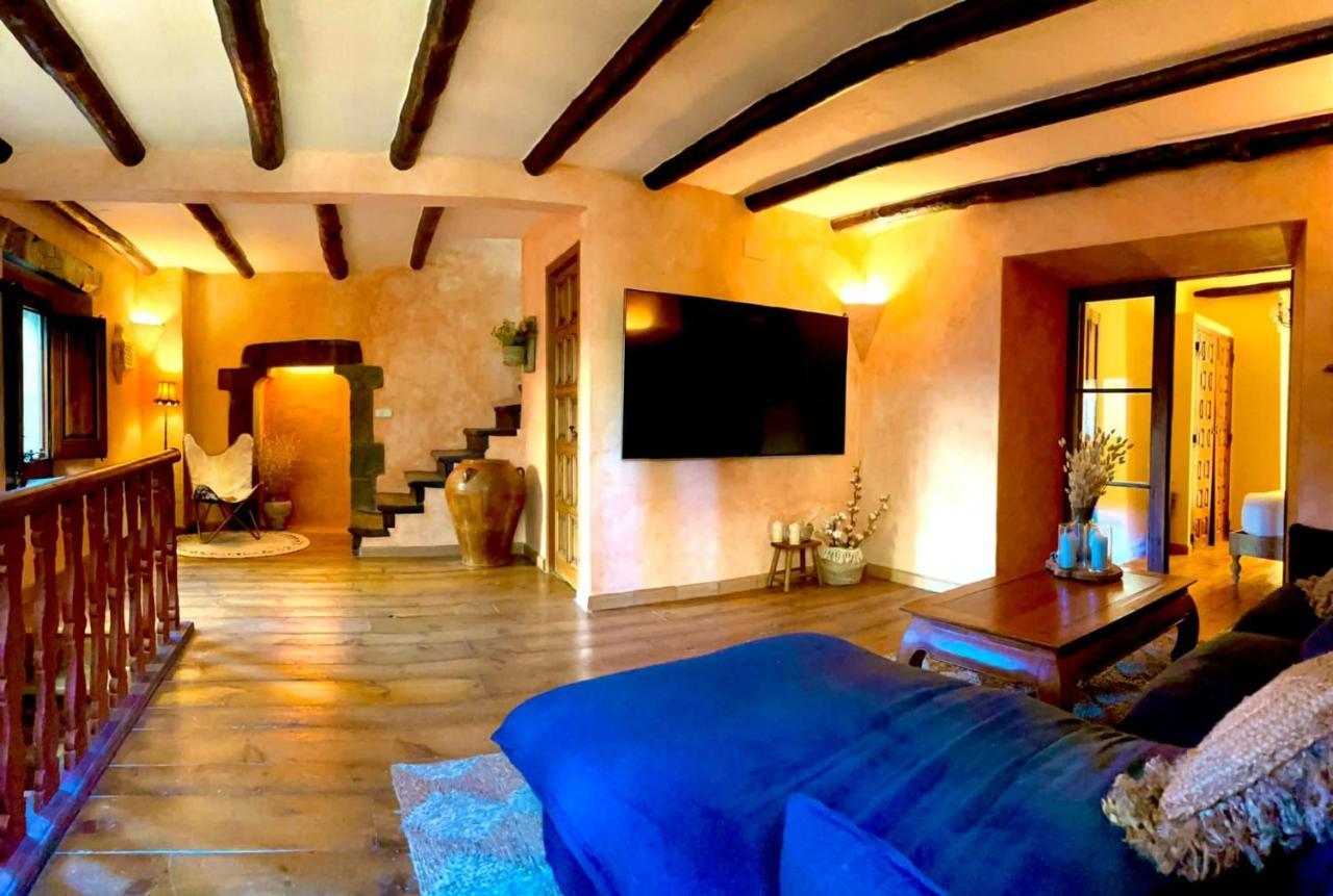 Autentica Casa Del Sxvii En La Costa Brava Cruïlles Esterno foto
